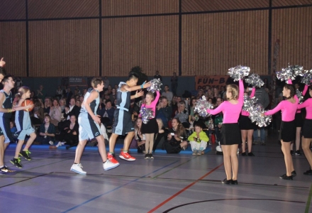 Sportshow SV Fun-Ball - Cheerleader undBasketball